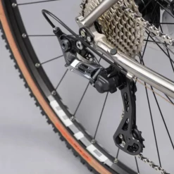 VELO GRAVEL GENESIS CROIX DE FER TITANE -Velo Orange Soldes capture d ecran 2020 10 02 a 17 55 40