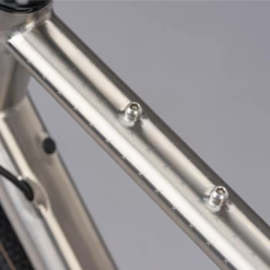 VELO GRAVEL GENESIS CROIX DE FER TITANE -Velo Orange Soldes capture d ecran 2020 10 02 a 17 56 49