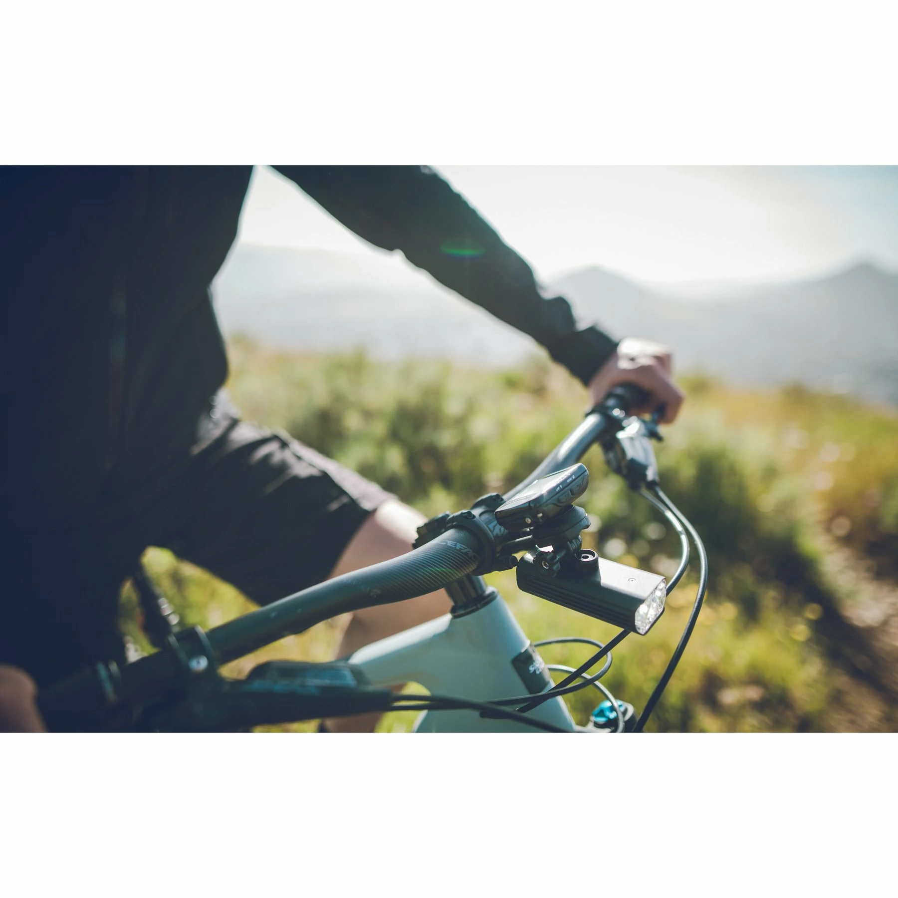 LUMIERE LEZYNE MACRO DRIVE 1300XL 6 LUMIERE LEZYNE MACRO DRIVE 1300XL – Image 4