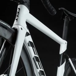 VELO ROUTE FELT AR ADVANCED ULTEGRA -Velo Orange Soldes felt ar studio gallery 07 1024x1024 1